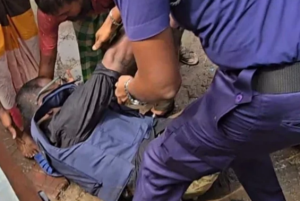 দুর্বৃত্তরা পুলিশ সুপার উপর হামলা